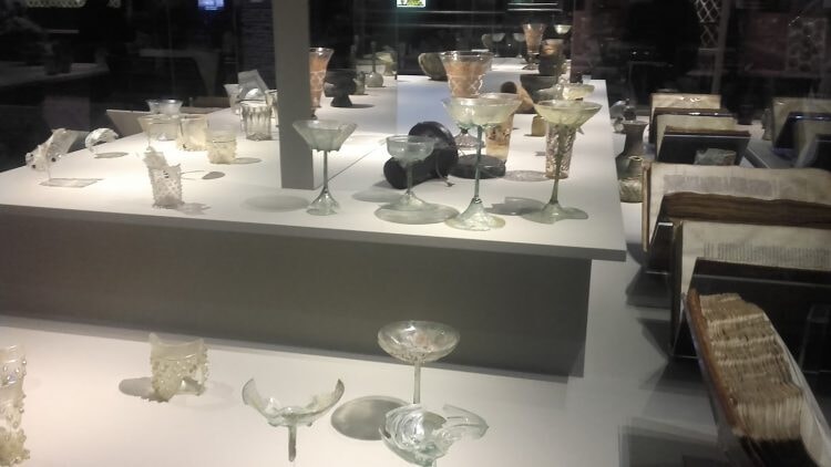 exposition le verre musée de Cluny